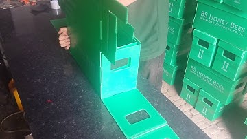 Assembling a Correx Nuc Transport Bee Box from www.BSHoneyBees.co.uk