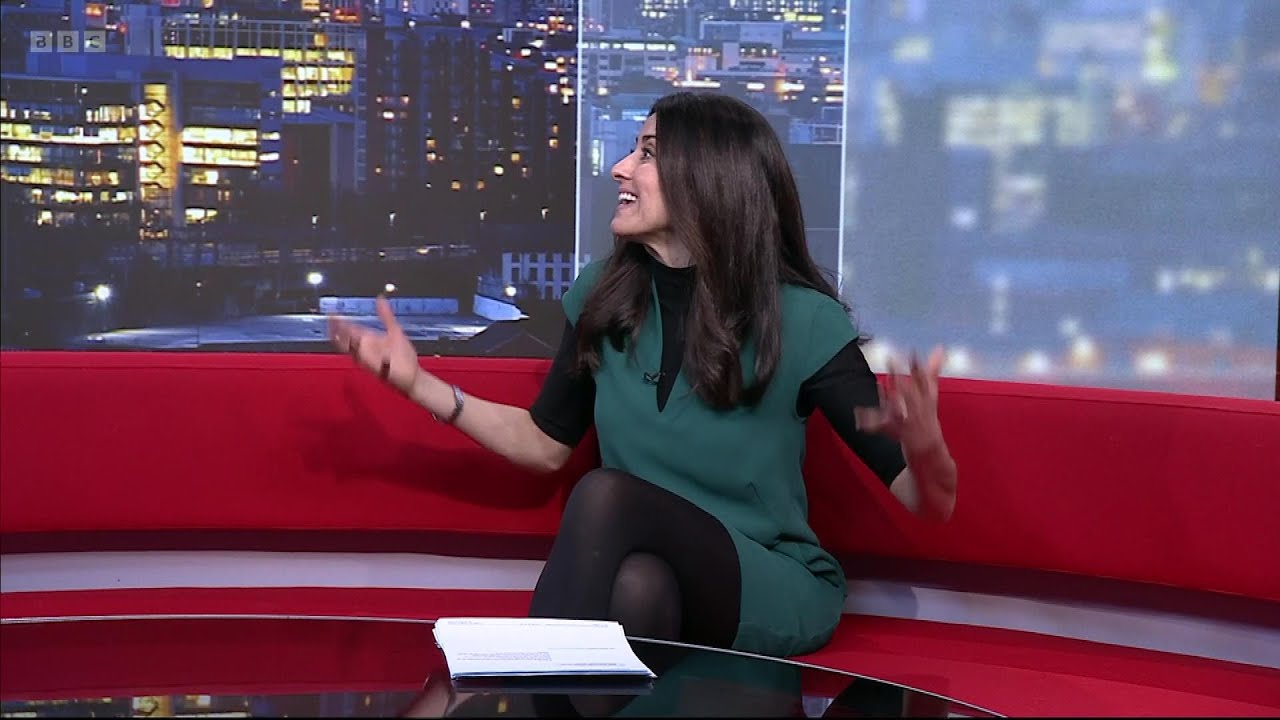 amy-garcia-pantyhose-look-north-25nov2024-youtube