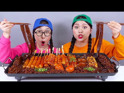 Macarrão Preto TTeokbokki Mukbang DONA