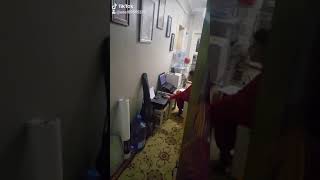 Oğlusum Müslüm Baba Dinlerken Ders Çalışıyor