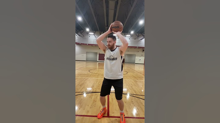 The first person to ever miss a free throw on purpose probably #basketball #firstpersonever
