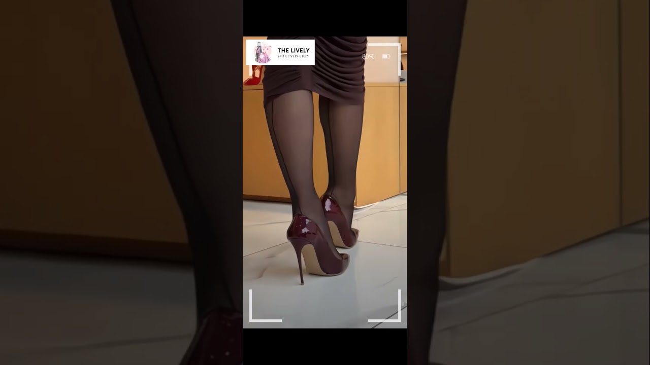 stunning brown high heels 😍😍