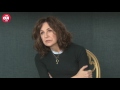 Capture de la vidéo Valérie Lemercier En Interview Au Micro D'iris Pour Oüi Fm