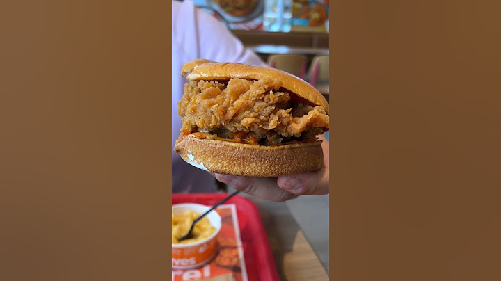 Rating everything at Popeyes 🍗 #popeyes #foodreview #chicken