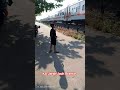 Awas Kereta!!! Sore Hari Cuaca Cerah Bocil Lihat Kereta Api Jarak Jauh Brantas