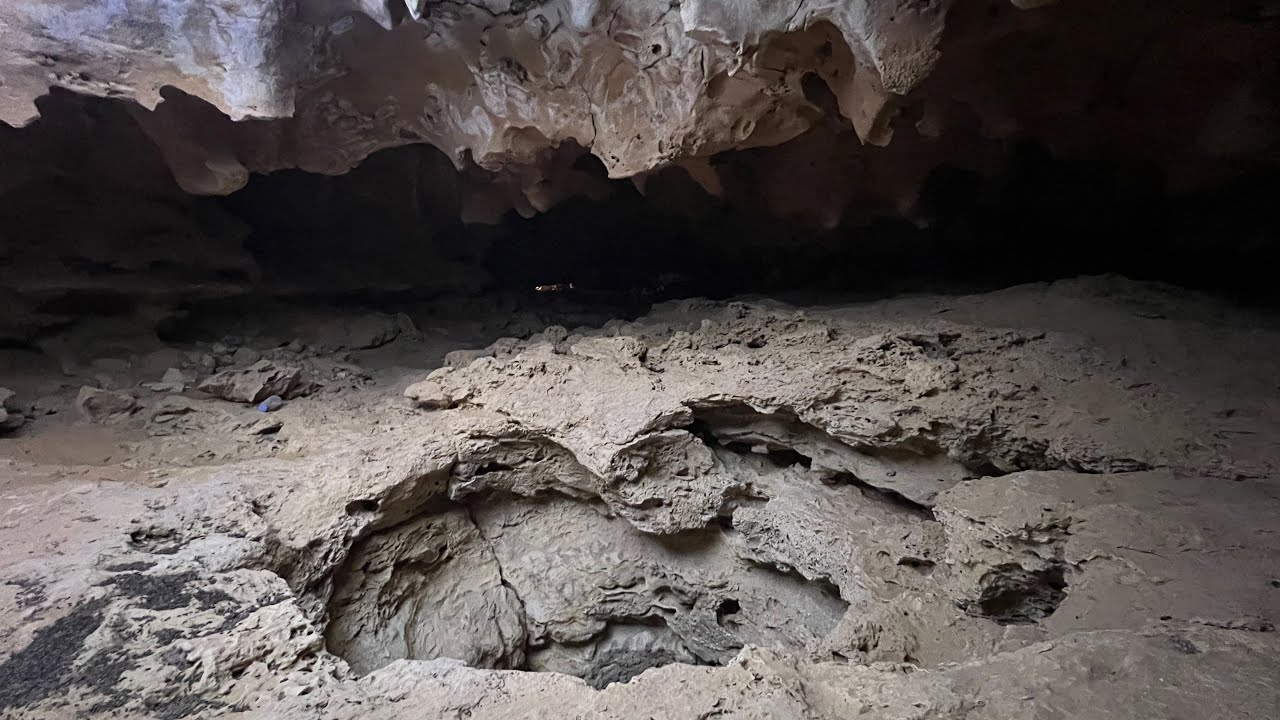 دحل الخوار تحت الارض تكوينات جيولوجية فريدة هواء بارد في عز الصيف