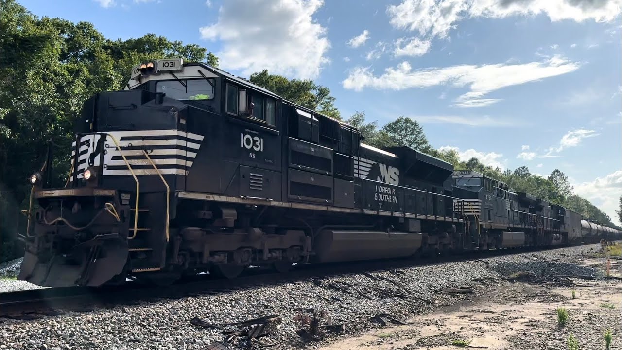 Norfolk Southern EMD SD70ACe 1031 Leads NS 64Q at Crawford, FL