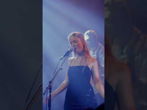 Alice Phoebe Lou - Lose My Head (live at lodge room)