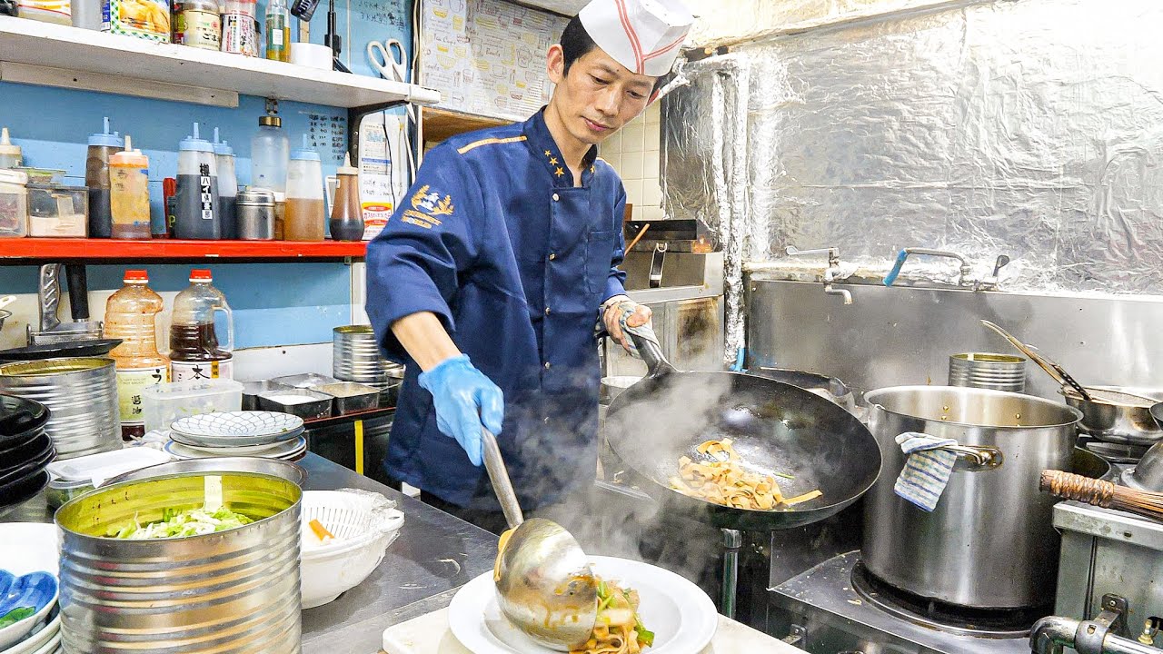 驚異の鍋さばきでピークも余裕で回すワンオペ鍋振り職人丨Amazing Wok Skills in Japan