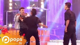 Hồ Quang Hiếu Bị Đánh Trên Sân Khấu