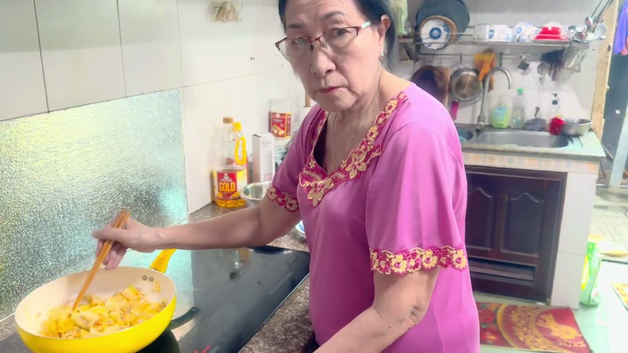 Nấu ăn cùng bếp nhà bà chính