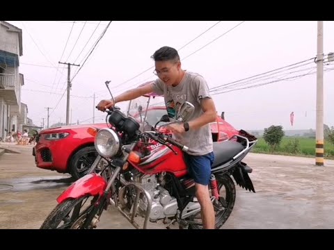 农村小伙为了追上对象 花多买辆摩托车耍酷 脑子进水了 Youtube