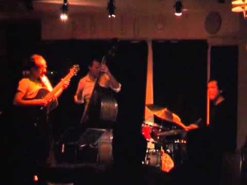 Pierre Perchaud (guit) trio avec Nicolas Moreaux (...