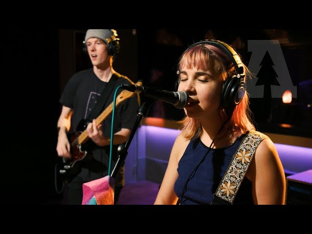 Beach Bunny - Prom Queen | Audiotree Live class=