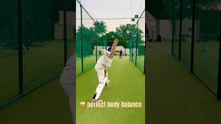 How to play drive shot with perfect 🤩 body balance #cricket #youtubeshorts #shorts #viratkohli