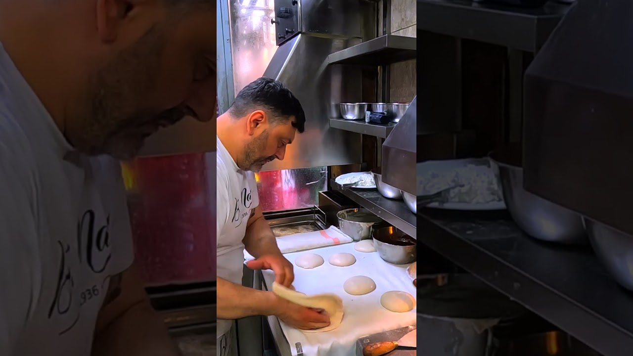 La Pizza fritta più FAMOSA del centro storico di Napoli ! Da Matteo 1936