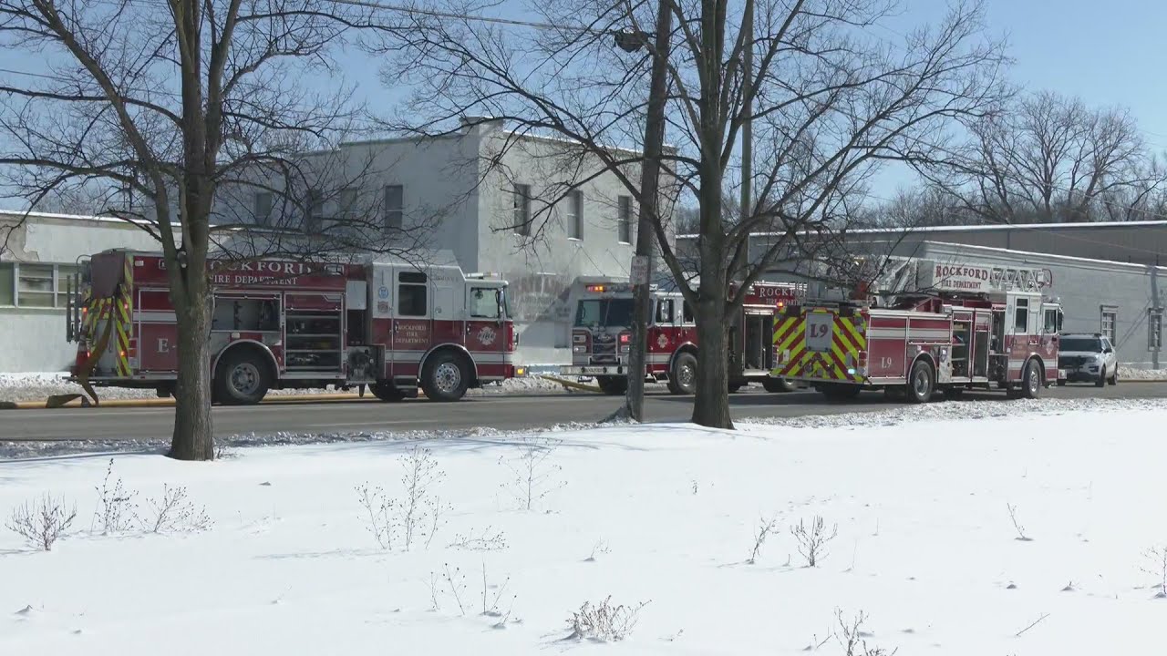 Rockford Fire battles large fire at auto parts store YouTube