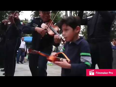 Flashmob Mariachi de la Policía Federal en Parque San Jacinto CDMX