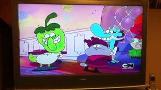 chowder kissing a pepper