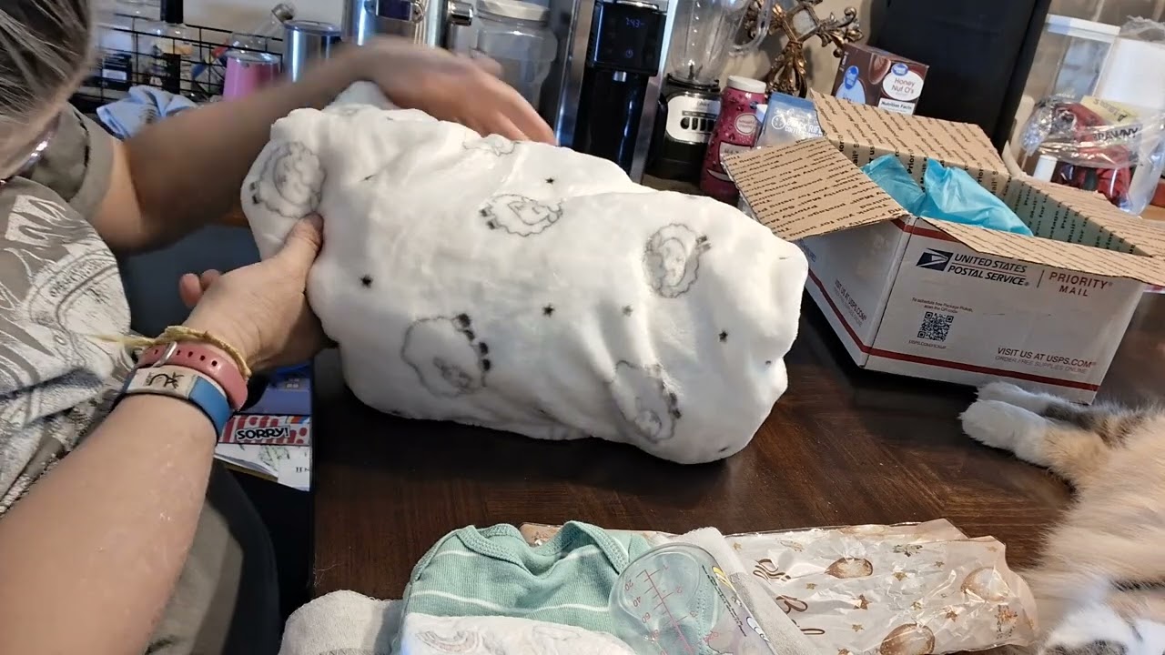 @TorisRebornBabies box opening  !!! super excited 😄