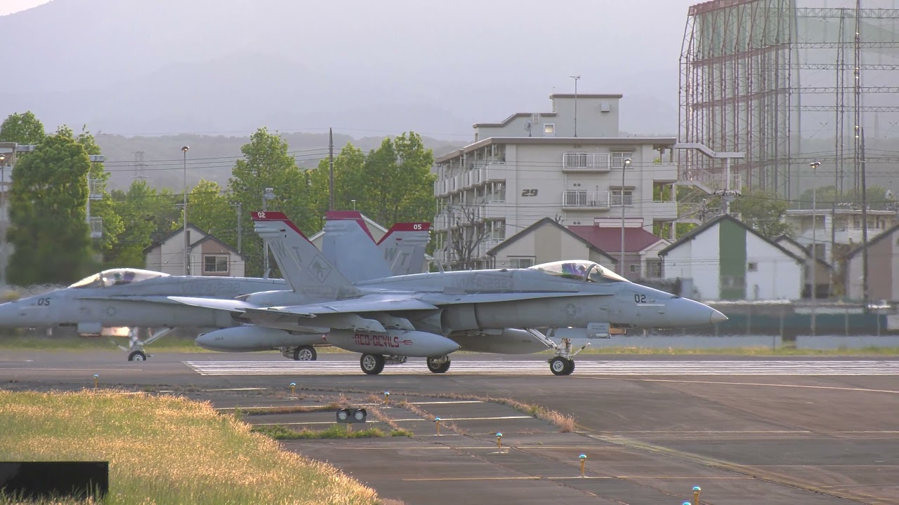 橫田基地 F/A-18戦闘機 レッドデビルズ2機 ローカル訓練からの厚木基地