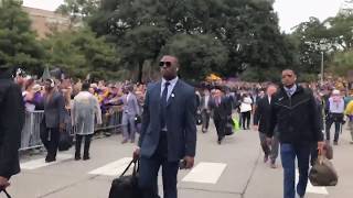 Walk with Ed Orgeron, LSU players down Victory Hill