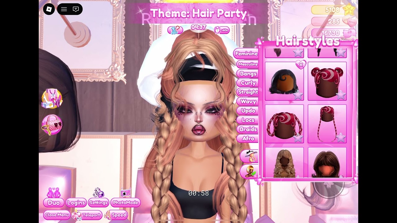 Playing dress to impress with my friend 