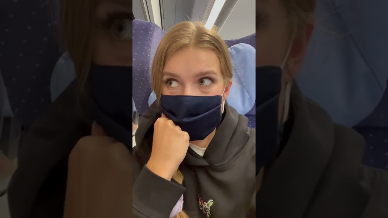 Süßen Fremden im Zug ansprechen 😬 