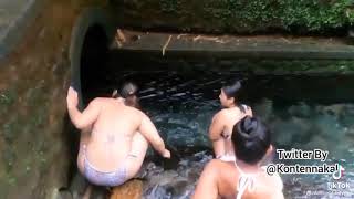 NGINTIP MAMA MUDA Mandi di sungai||bikin melek