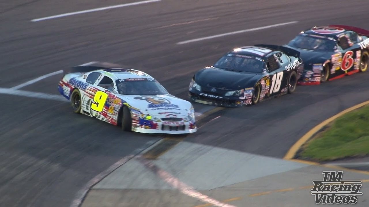 Bubba Wallace spins Chase Elliott