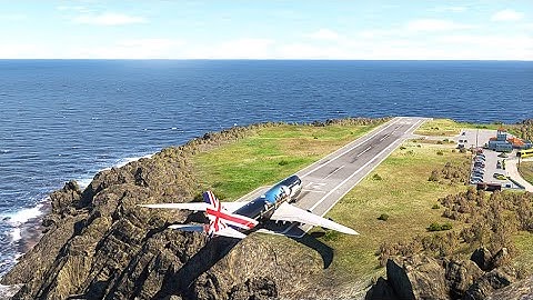 Perfectly Calculated Takeoff! Giant Boeing 747 British vs Extreme Short Runway