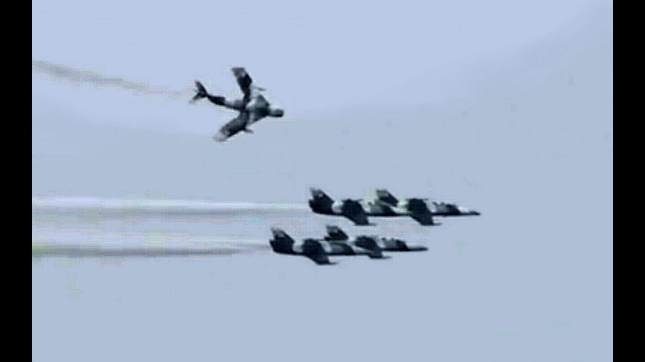 Black Diamond Jet Team - 4 L-39's +  MIG-17 At Fort Lauderdale Beach, 2012