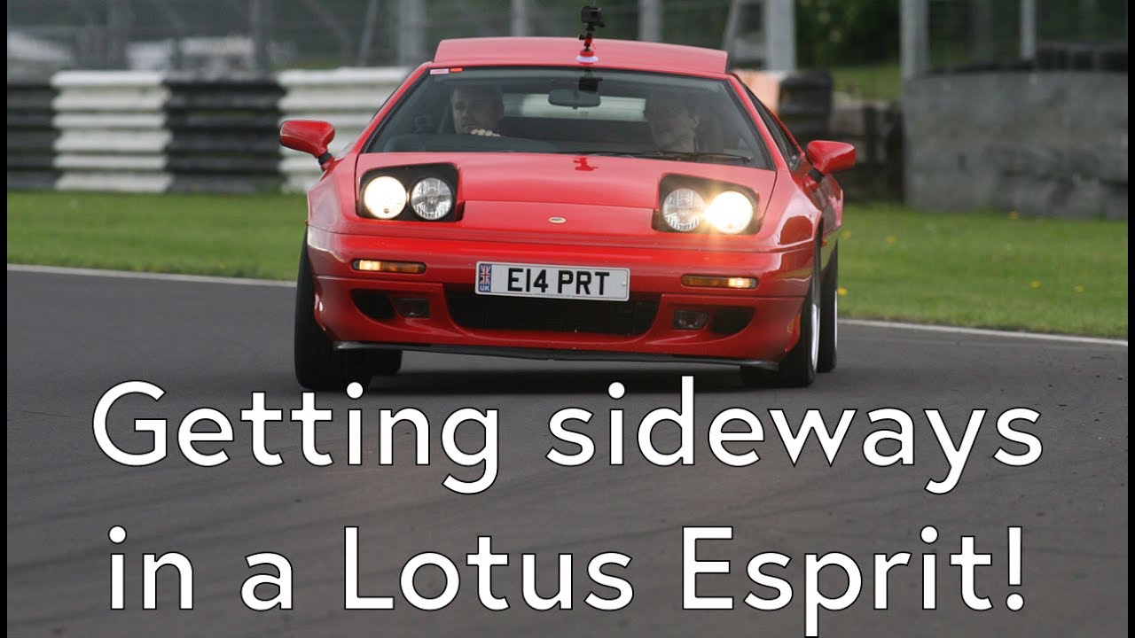 lotus esprit a little bit sideways on track - castle combe 2017 lotus esprit a little bit sideways on track - castle combe 2017