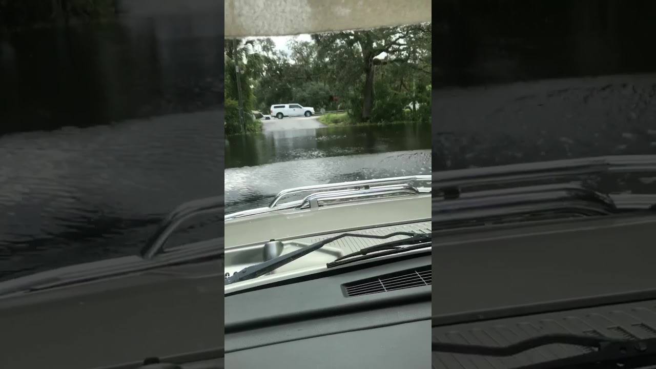 HURRICANE IRMA FLOODING IN FLORIDA -HUMMER H2