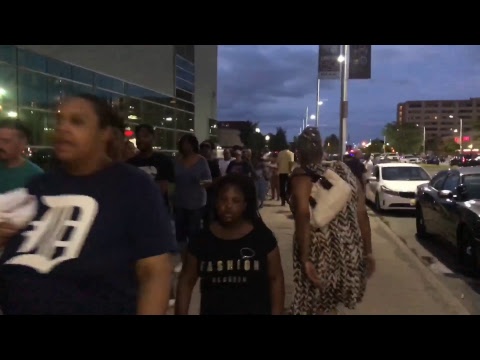 #RolandMartinUnfiltered: People from around the world in Detroit to say bye to #ArethaFranklin
