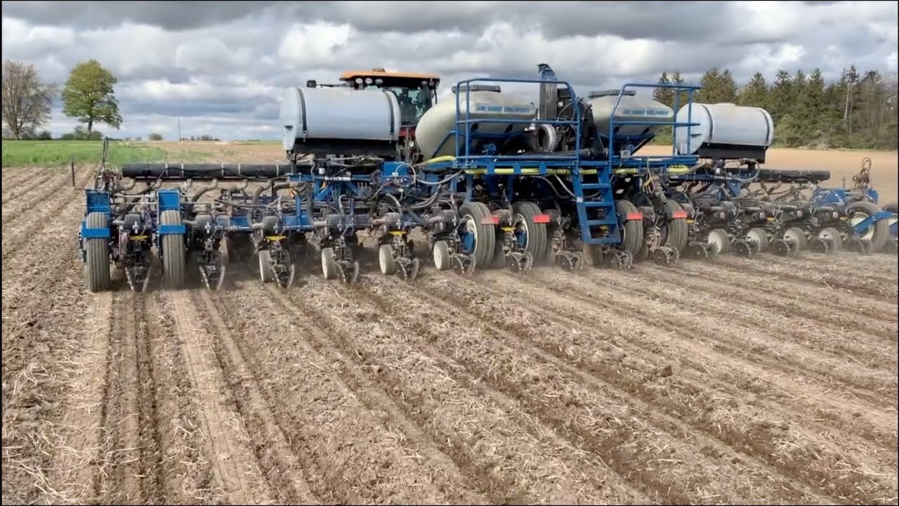 The Sharp Edge: Twin-row, multi-hybrid strip till with Mike Strang