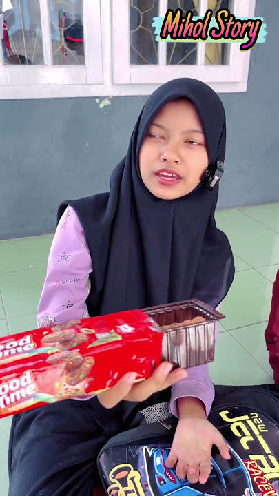 AZKA MAU DI SUAPIN MAKAN BISKUIT JUGA SEPERTI TIAN😅🤪🙏 #trending #comedy #humorsegar #shorts