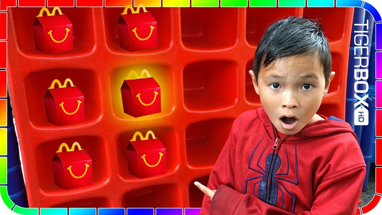 I Found A Secret Door To McDonald's House For Some Happy Meal! Pretend Play 🐯😍🎁 toysrus