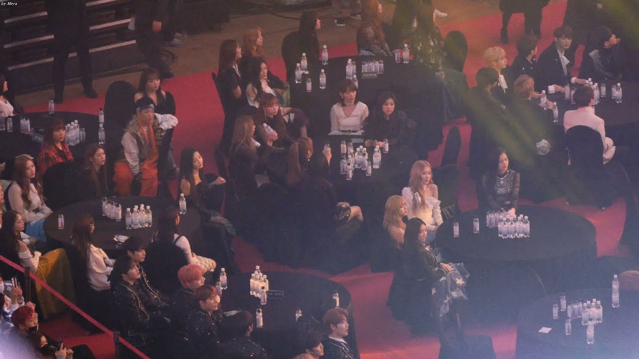 190123 블랙핑크(BLACKPINK),아이즈원 - iKON(아이콘) 사랑을했다, Reaction [4K] 직캠 Fancam (2018 가온차트어워드) by Mera