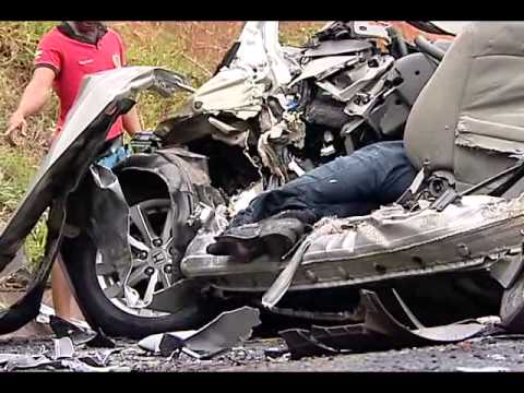 Vídeo: O motorista morreu no acidente de limusine?