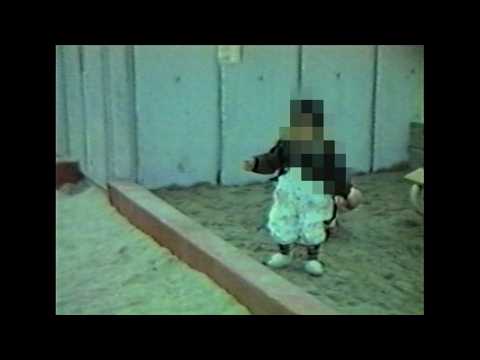 [Dark Psychic Video] Children playing in a housing complex sandbox... Something appears during a ...