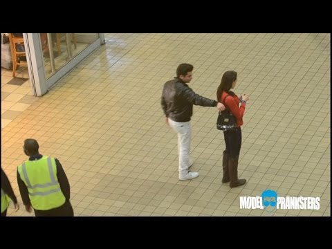 Girl VS Guy Pickpocket Experiment!