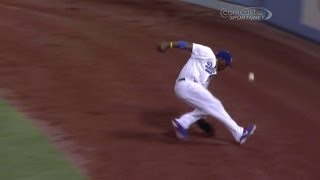 PHI@LAD: Puig's kick leads to a double for Revere