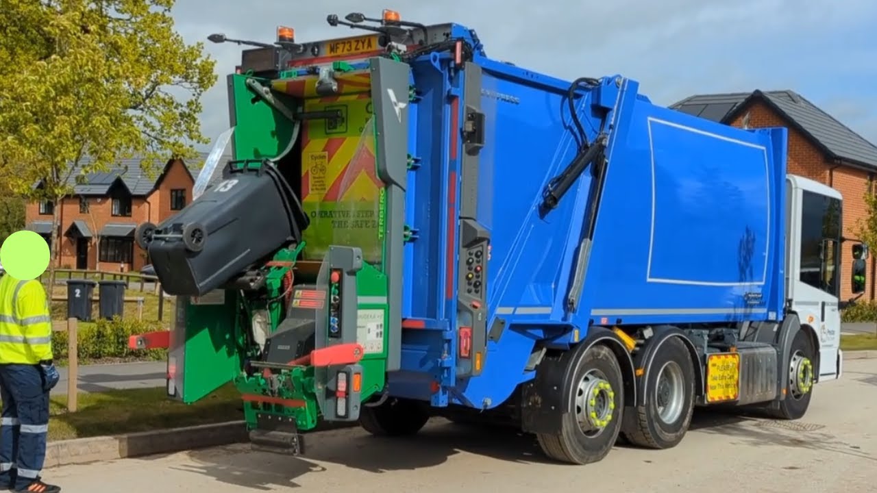 NEW | Faun Variopress Bin Lorry Collecting Trash In Preston!