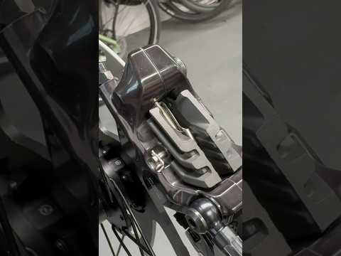 Видео: How to Change  bicycle brakes SRAM Code R to Shimano XT. Easy steps with magic