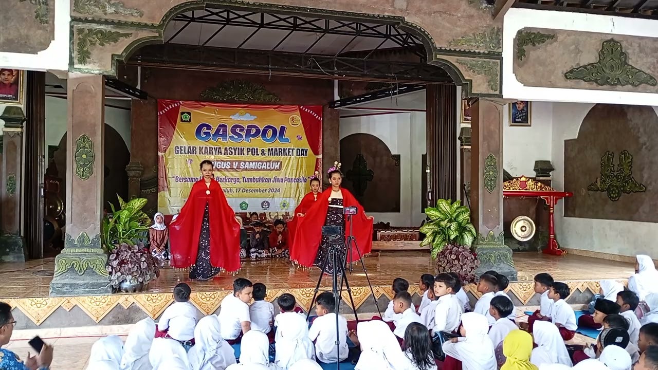 LENGGER TAPENG SD NEGERI PAGERHARJO di acara Gelar Karya Gugus v Samigaluh