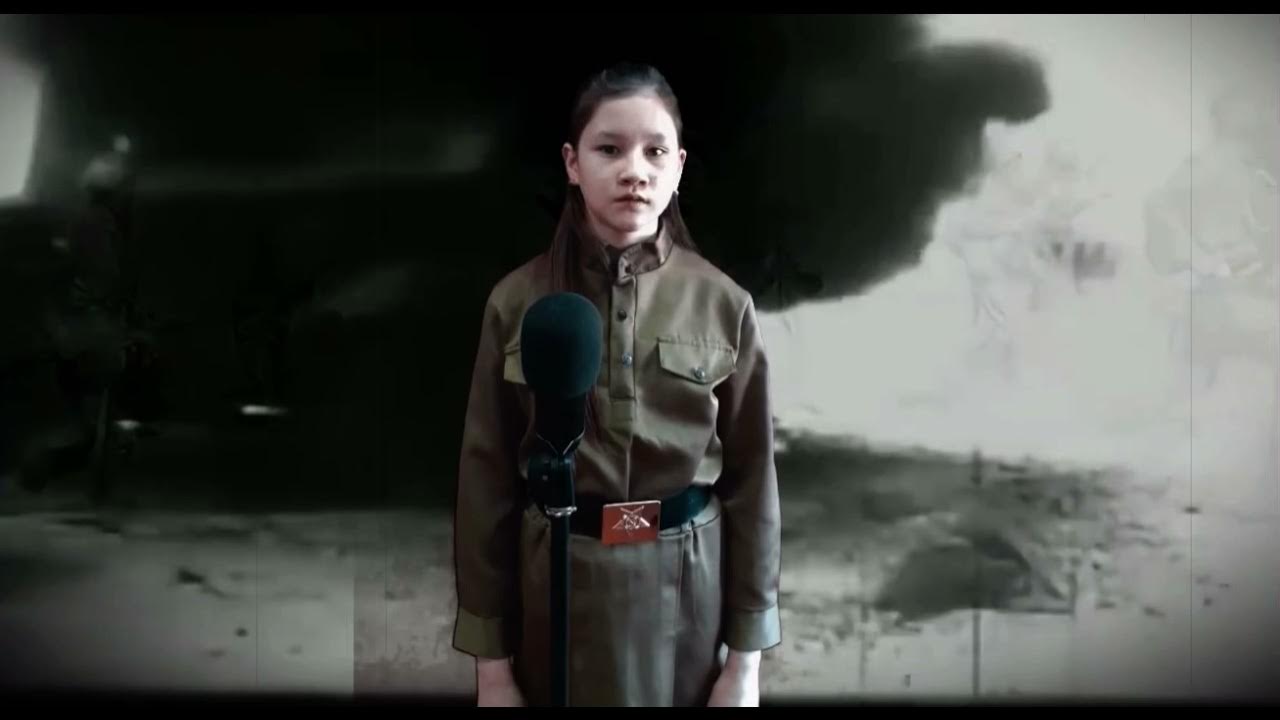 Наташа Капылова Олекминск. Девочка с шалью с куклой для песни отмените войну.