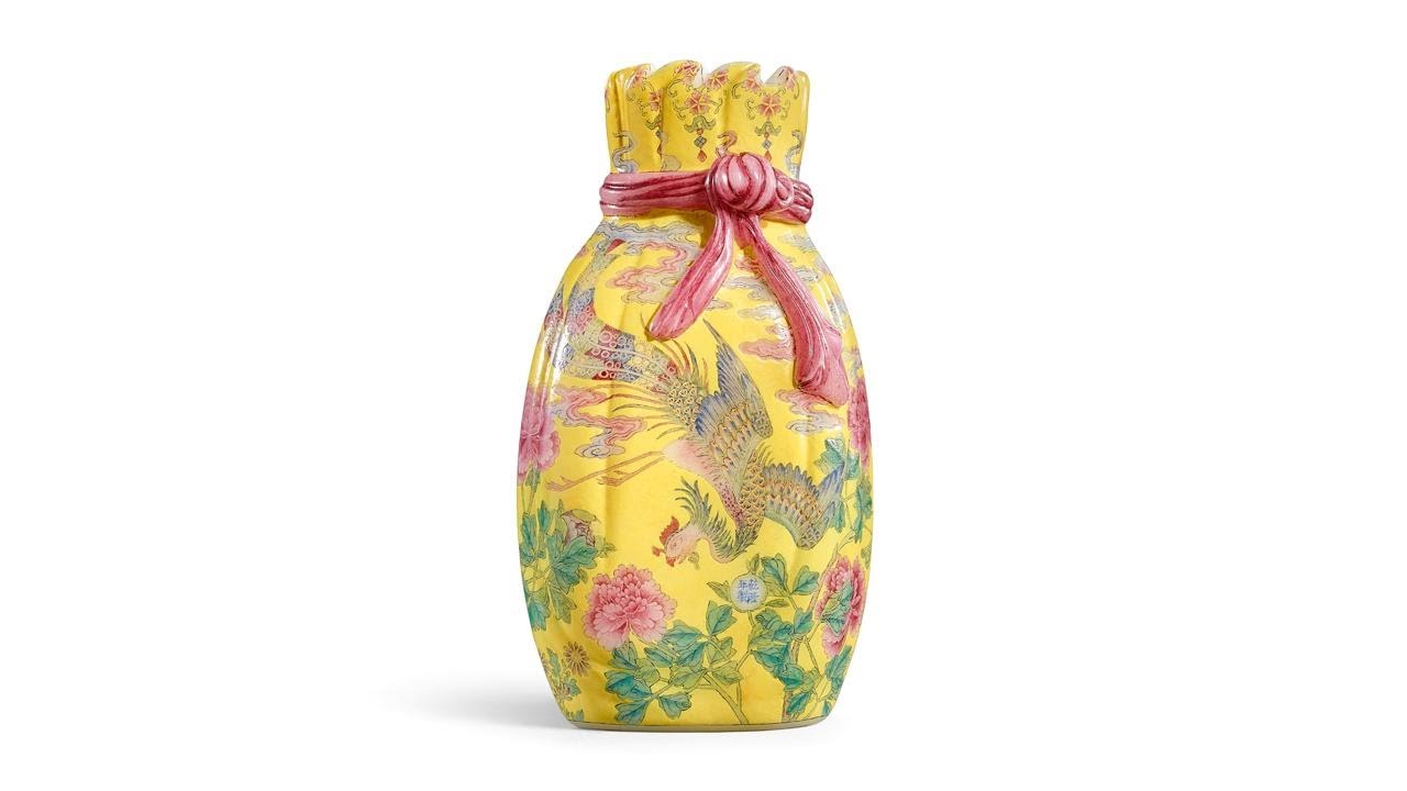 A Brocade Pouch to Amuse the Emperor | Chinese Works of Art
