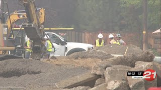 Gas line hit; leak at SE Bend road project leads to closures