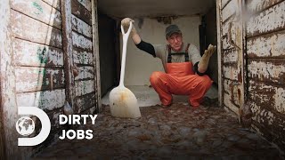 Jelly Ball Fishing | Dirty Jobs | Discovery Channel Southeast Asia